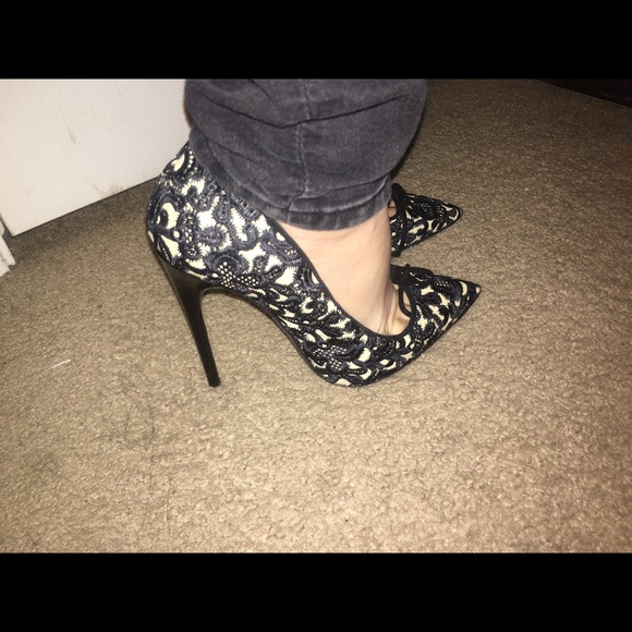 Tom Ford Lace Heels - Picture 6 of 6